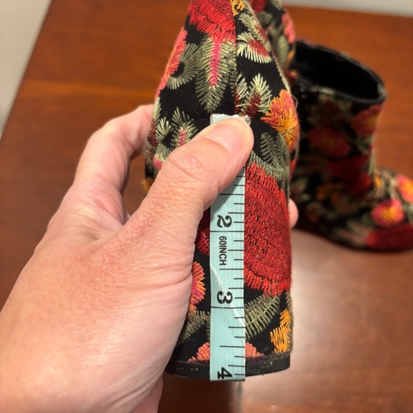 Mia Women's Vail Floral Embroidered Ankle Boots size 8.5 Boho - Picture 10 of 10